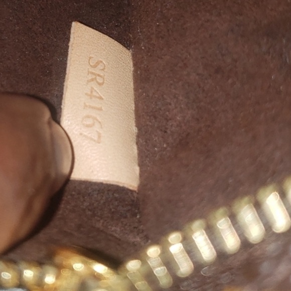 LOUIS VUITTON CROSSBODY BAG - Picture 15 of 16